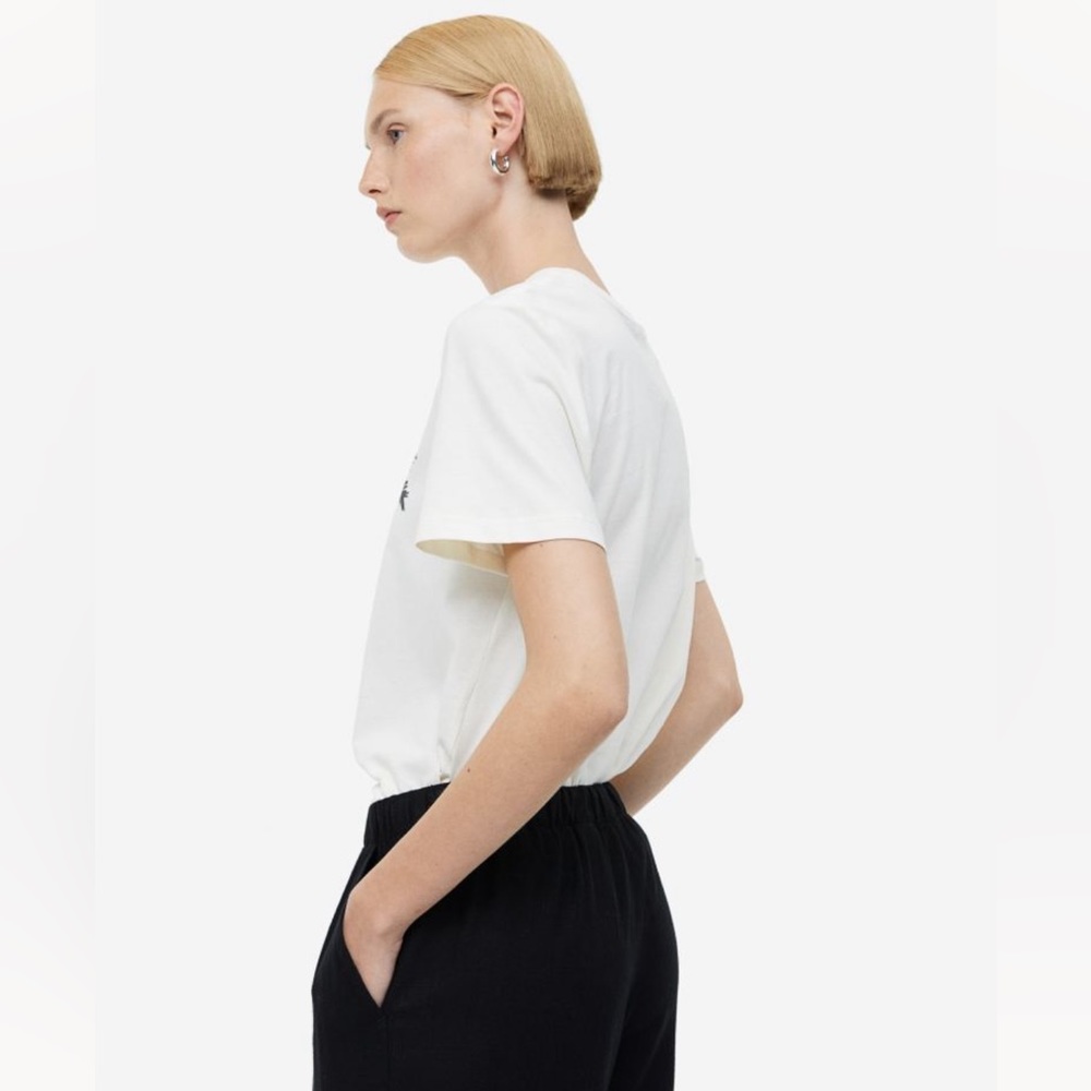 H&M cream/paradise beach cotton T-shirt | NWOT - Picture 5 of 11